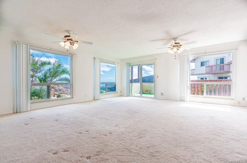 1043 Kaumoku St, Honolulu HI  96825-1307 exterior