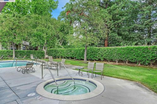 3308 Smoketree Commons Dr, Pleasanton CA  94566-7959 exterior