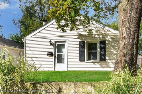 110 Springdale Ave, Tinton Falls, NJ 07724-2629