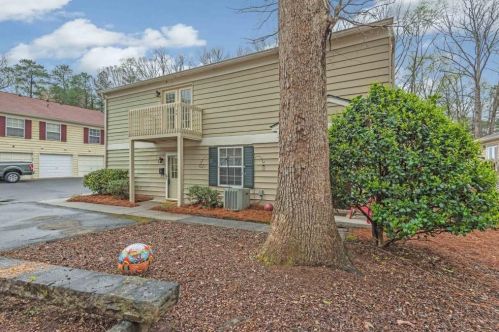 1322 Surrey Ln, Marietta, GA 30008-3633