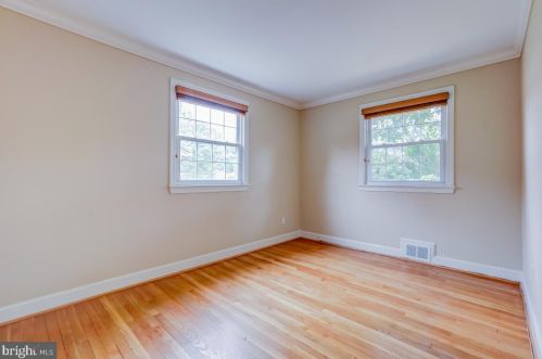 106 Lynnmoor Dr, Silver Spring MD 20901-1516 exterior