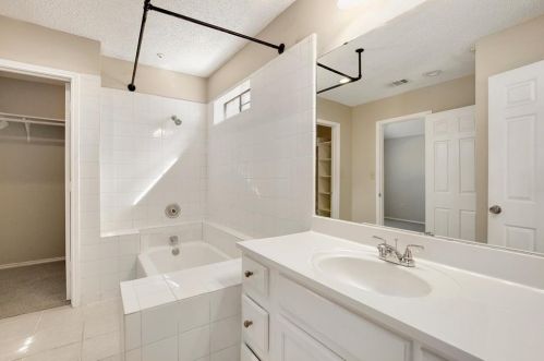 2306 Kenley St, Fort Worth TX  76107-4938 exterior