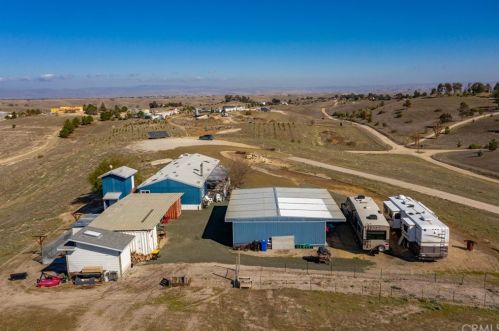 3580 Sunburst Rd, Lake Nacimiento, CA 93446-9450