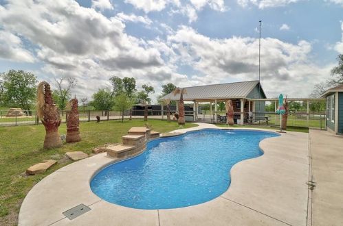 20217 Engelmann Ln, Webberville TX exterior