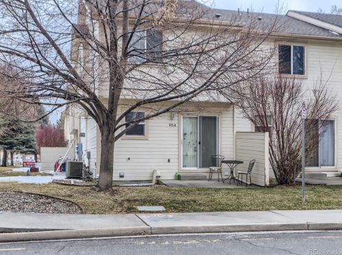 954 Monroe Ave, Loveland CO  80537-4945 exterior