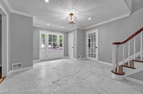 7 Fellswood Way, Holmdel Village, NJ 07733-1812