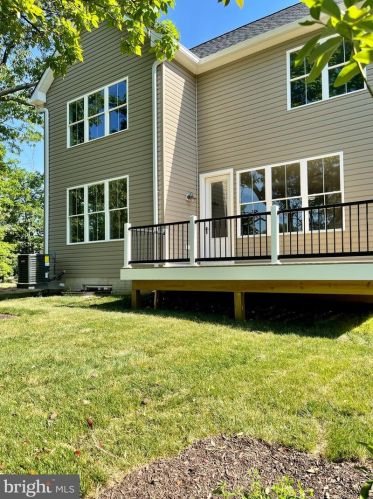 113 Spot Clb Rd, Arnold MD 21012-1002 exterior