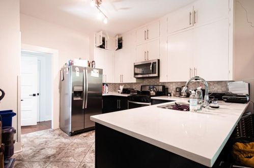 207 39th St, Austin TX  78751-5030 exterior