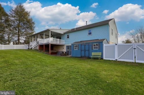 15 Rosewood Dr, Lancaster PA  17603-9329 exterior