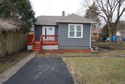 132 Dorchester Ct, Waukegan, IL 60085-4608