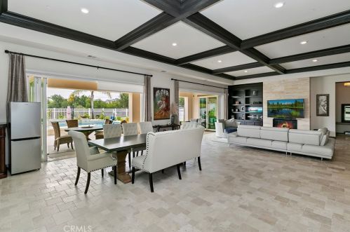 16105 Mariposa Ave, Riverside CA  92504 exterior