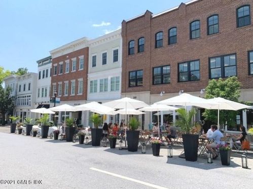 99 Monica Rd, Greenwich CT  06831-5024 exterior