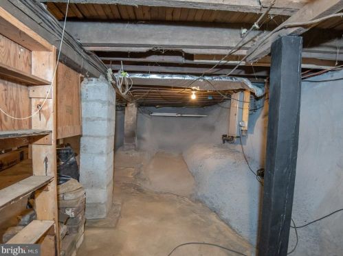 2122 Millcreek Rd, Lancaster PA  17602-4749 exterior