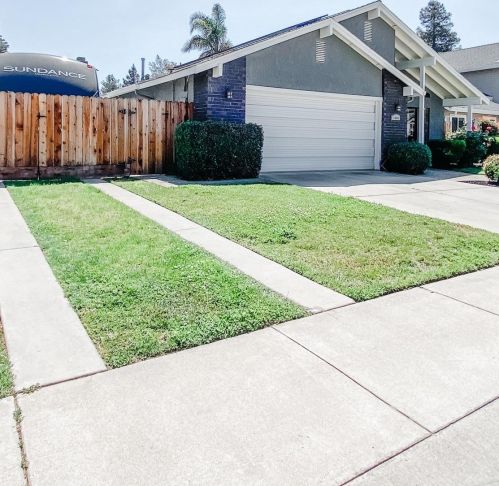 1632 Dickey Ct, Ripon, CA 95366-3607