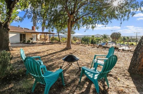 1476 Vicksburg Dr, El Cajon, CA 92021-3522