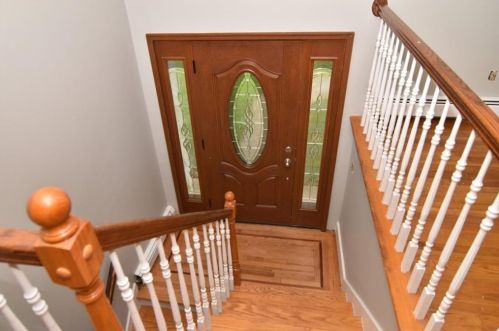 76 Spring Grove Ave, Warwick, RI 02889-8722