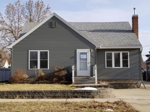 514 1st Ave, Dickinson, ND 58601-4472