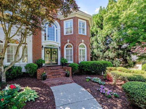 7035 Redcliff Ct, Suwanee, GA 30024-5351