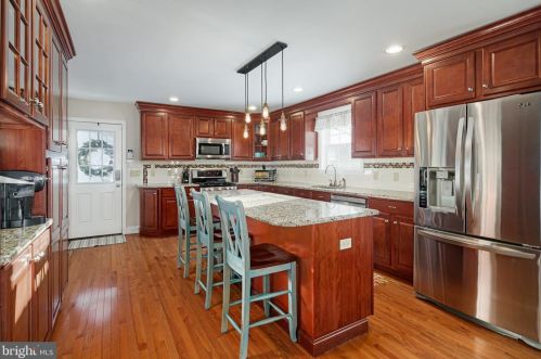 834 Edge Park Dr, Tavistock NJ 08033-1022 exterior