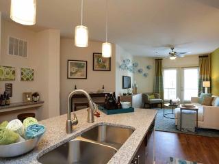 925 Canterbury Rd, Atlanta GA  30324-2857 exterior