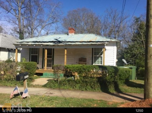 304 4th St, Griffin, GA 30223-3204