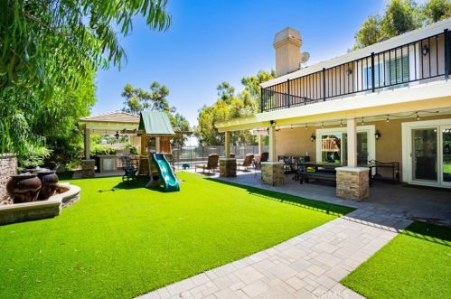 4738 Live Oak Canyon Rd, La Verne, CA 91750-2318