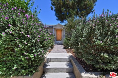14609 Albers St, Van Nuys CA  91411-3711 exterior