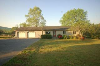 107 Ridgebourne Ct, Goodview, VA 24095-2006
