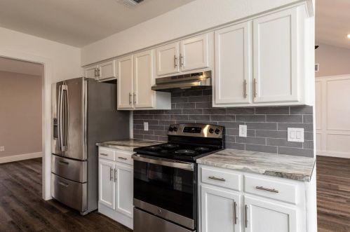 7621 Pear Tree Ln, Fort Worth TX  76133-7462 exterior