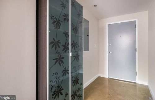 444 4th St, Philadelphia PA  19147-0015 exterior