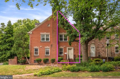 103 Great Falls St, Falls Church, VA 22046-3402