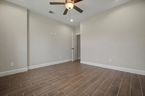 614 Longhorn Trl, Angleton TX 77515-9623 exterior