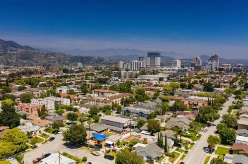636 Milford St, Glendale CA  91203-1633 exterior
