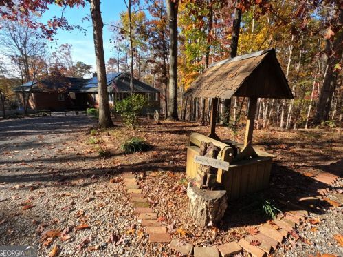 22 Crawford Lake Dr, Rockmart, GA 30153-7339