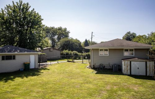1239 River Dr, Hammond, IN 46321-1331