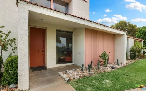 2522 Whitewater Club Dr, Palm Springs, CA 92262-2583