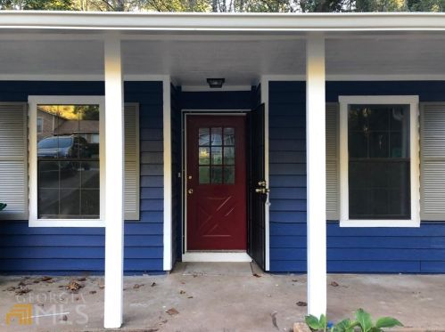 4994 Galbraith Cir, Stone Mountain, GA 30088-1726