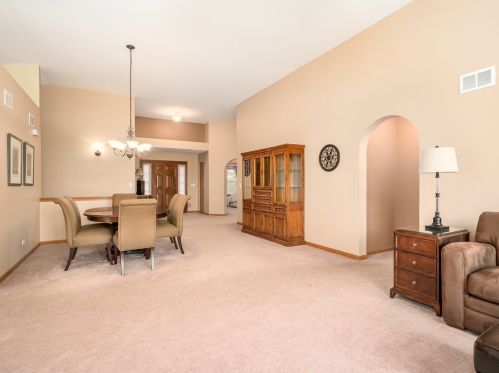 1088 Birchwood Dr, Pingree Grove IL  60140-9107 exterior