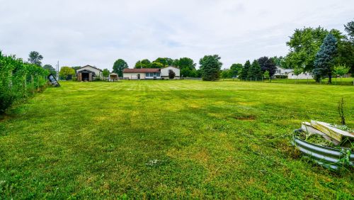 3592 Hampton Rd, Springfield OH  45502-9690 exterior