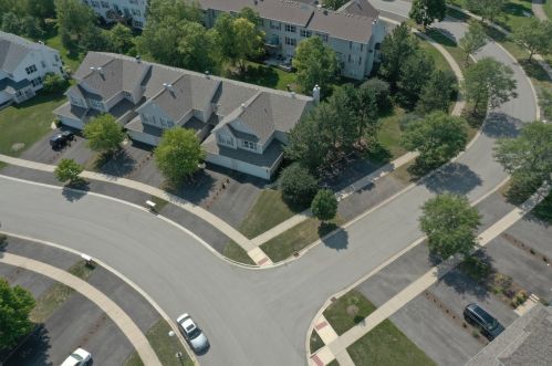 532 Horizon Dr, Hanover Park, IL 60103-1242