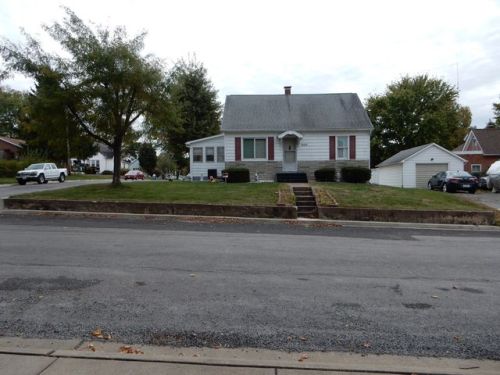 1002 Olive St, Evansville, IL 62242-1984