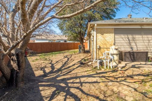 2212 Colonial Pl, Carrollton TX 75007-5503 exterior