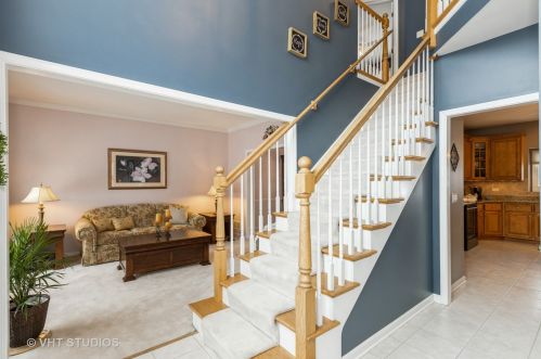 2824 Fairhauser Ct, Naperville, IL 60564-5859