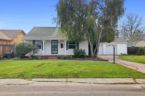 1944 Michigan Ave, Stockton, CA 95204-4143