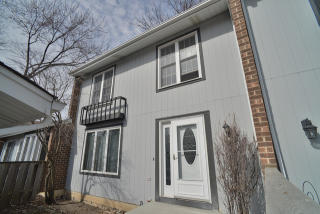 236 Driftwood Ln, Hanover Park, IL 60108-1903