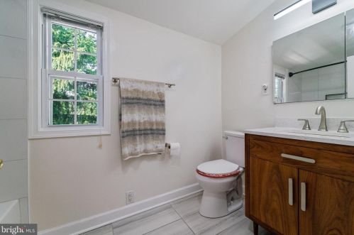 9914 Capitol View Ave, Silver Spring MD 20910-1033 exterior