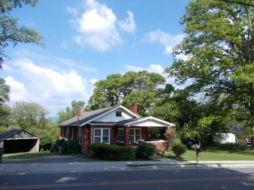 208 Bristol Ave, Andrews, NC 28901-8422