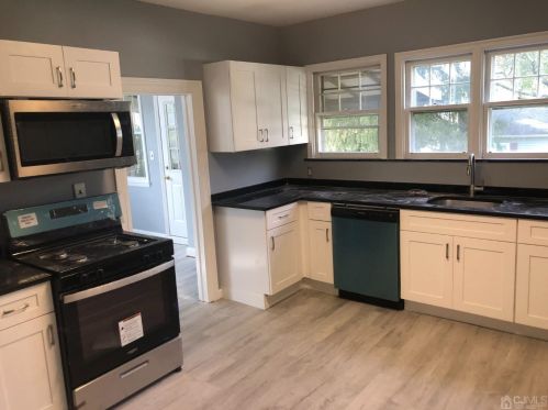 2249 Evergreen Ave, Scotch Plains, NJ 07076-1932