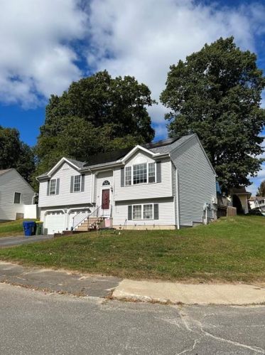 19 Running Brook Rd, Waterbury, CT 06704-1257