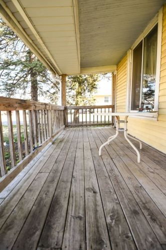 916 Douglas Ave, Nelson IL  61021-3323 exterior